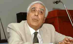 kapil sibal looking foolish